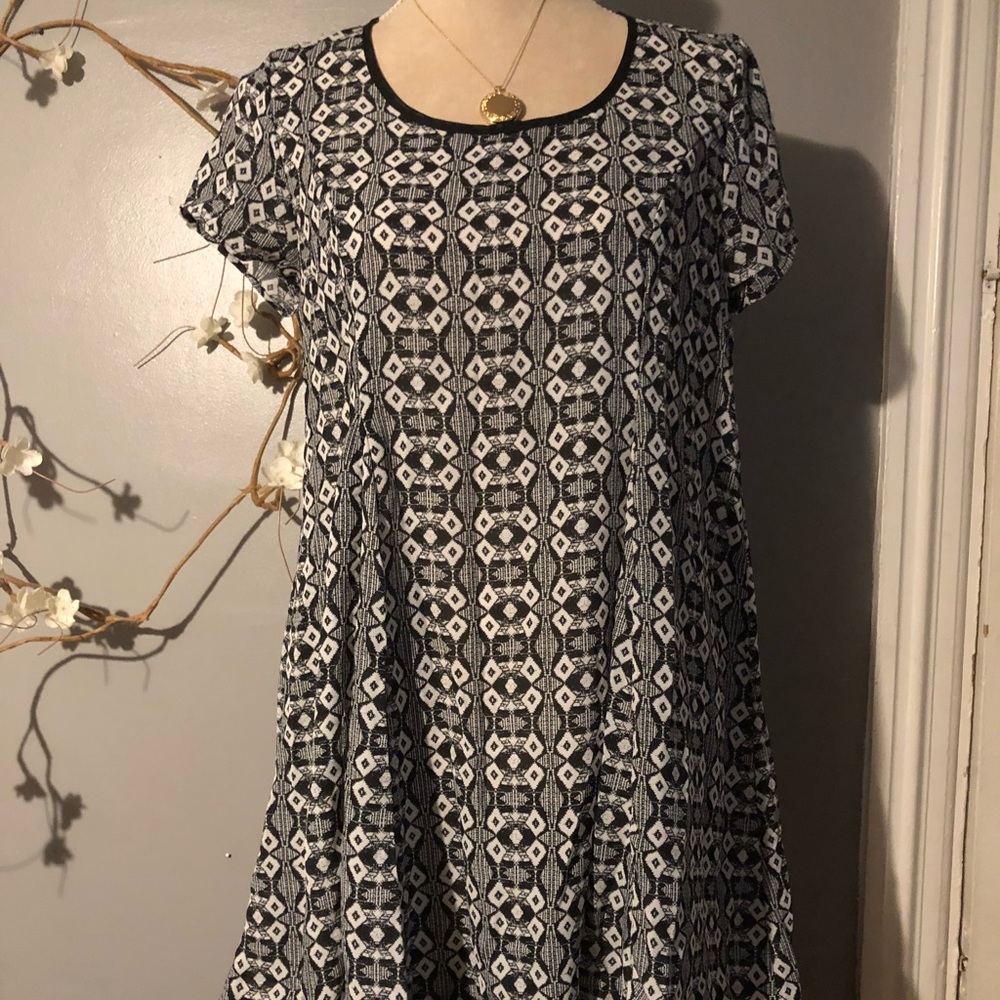 Maurices Black & White Dress Size M